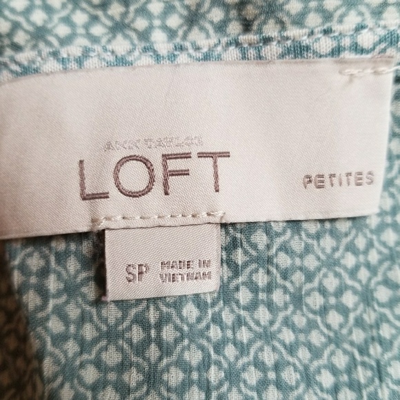 Dainty sleeveless loft blouse - Picture 3 of 7